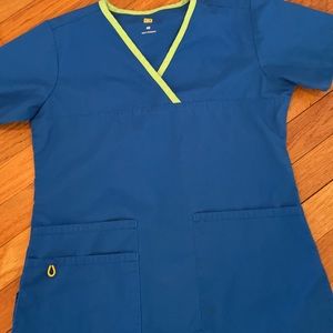 Wonderwink scrub top